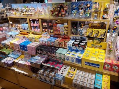 委員呼吁重視'盲盒營(yíng)銷(xiāo)'危害 規(guī)范玩具銷(xiāo)售，保護(hù)未成年人權(quán)益